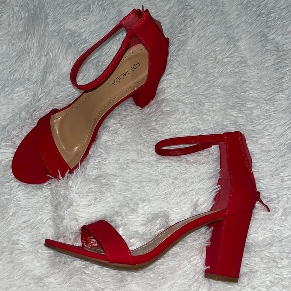 red top moda heels